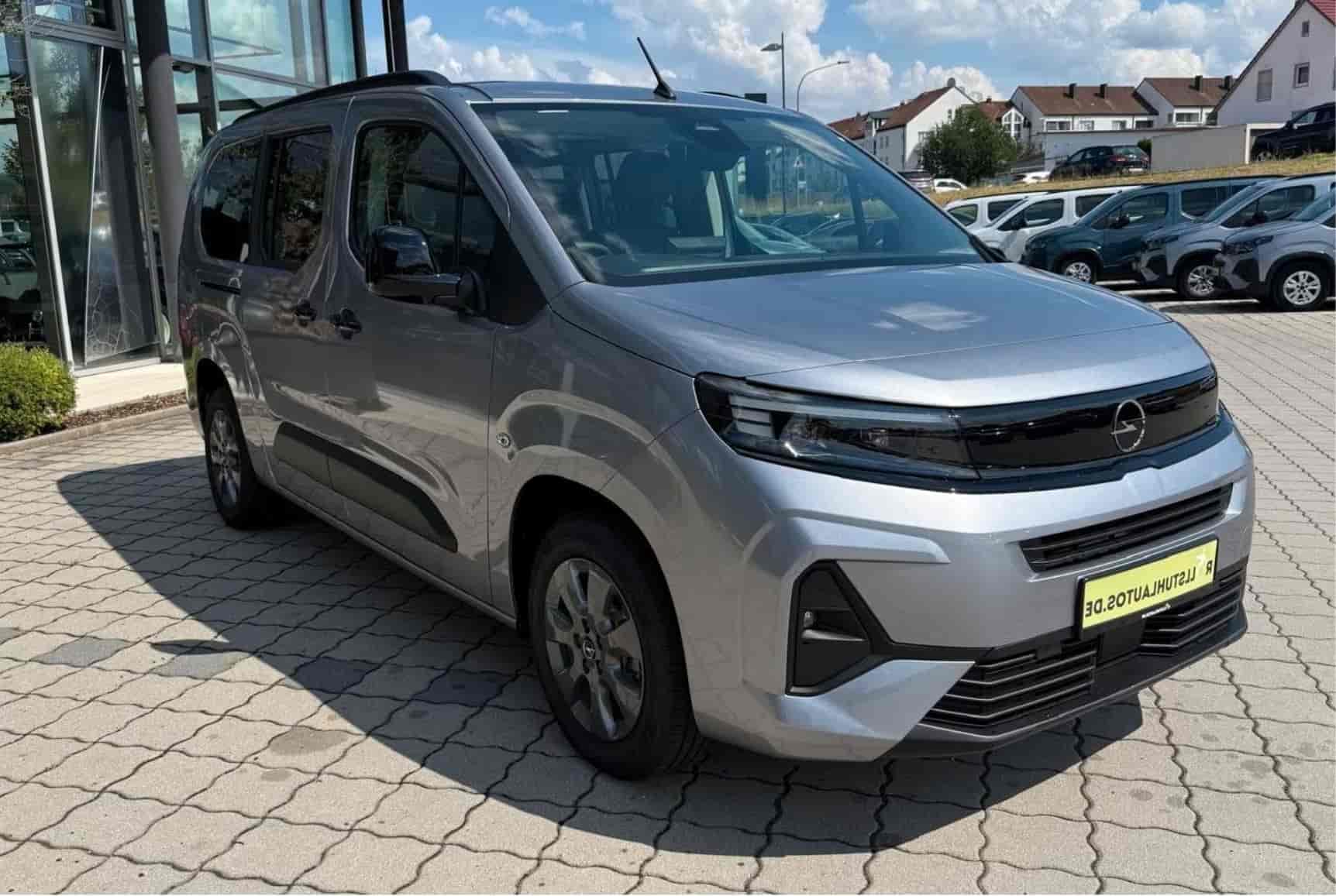 Opel Combo XL von vorne