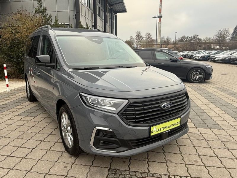 Ford Tourneo Connect von vorne