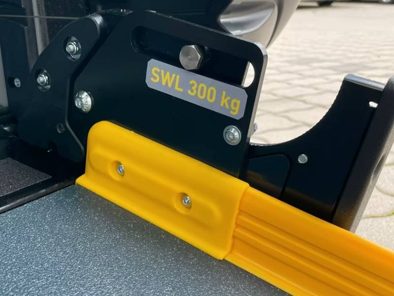 Peugeot Rifter - Rollstuhlrampe Detailaufnahme 300 kg Tragfähigkeit