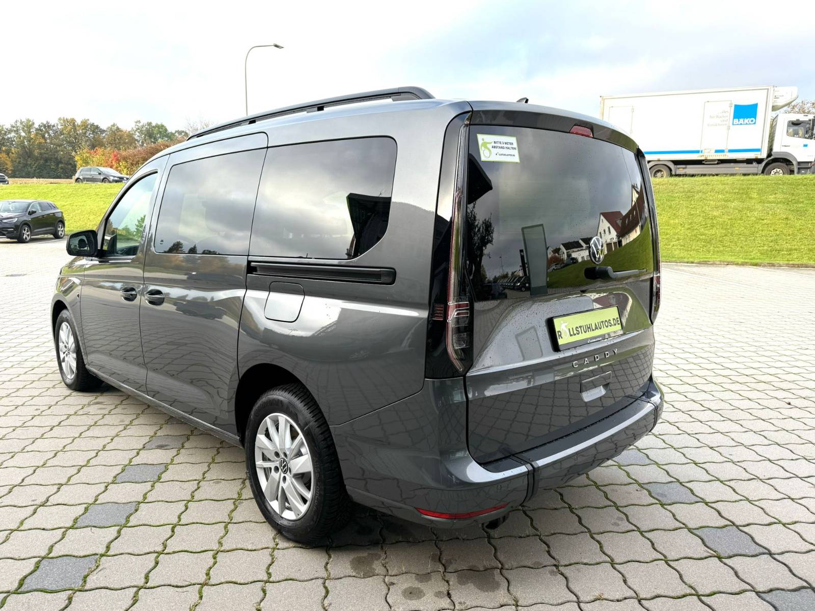 VW Rollstuhlautos - VW Caddy Heckansicht