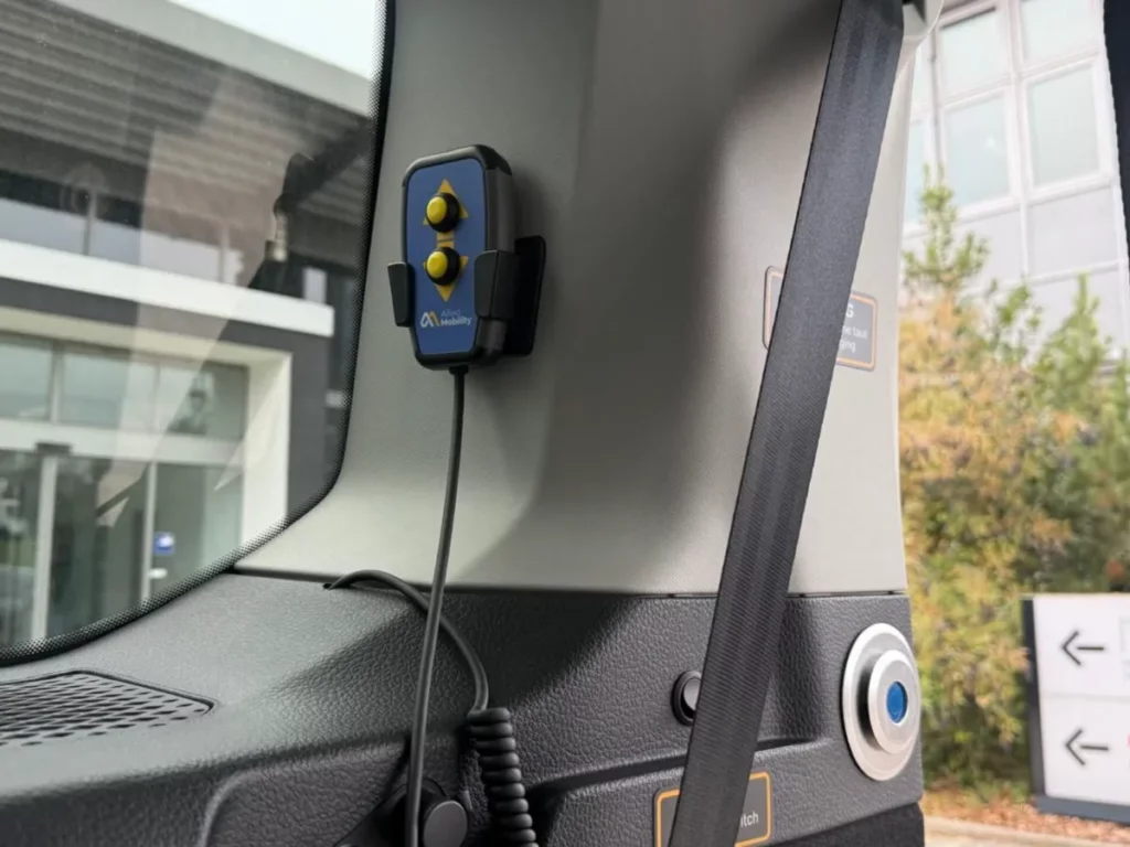 Fernbedienung der elektrischen Einzugswinde im Heck eines umgebauten Peugeot Traveller