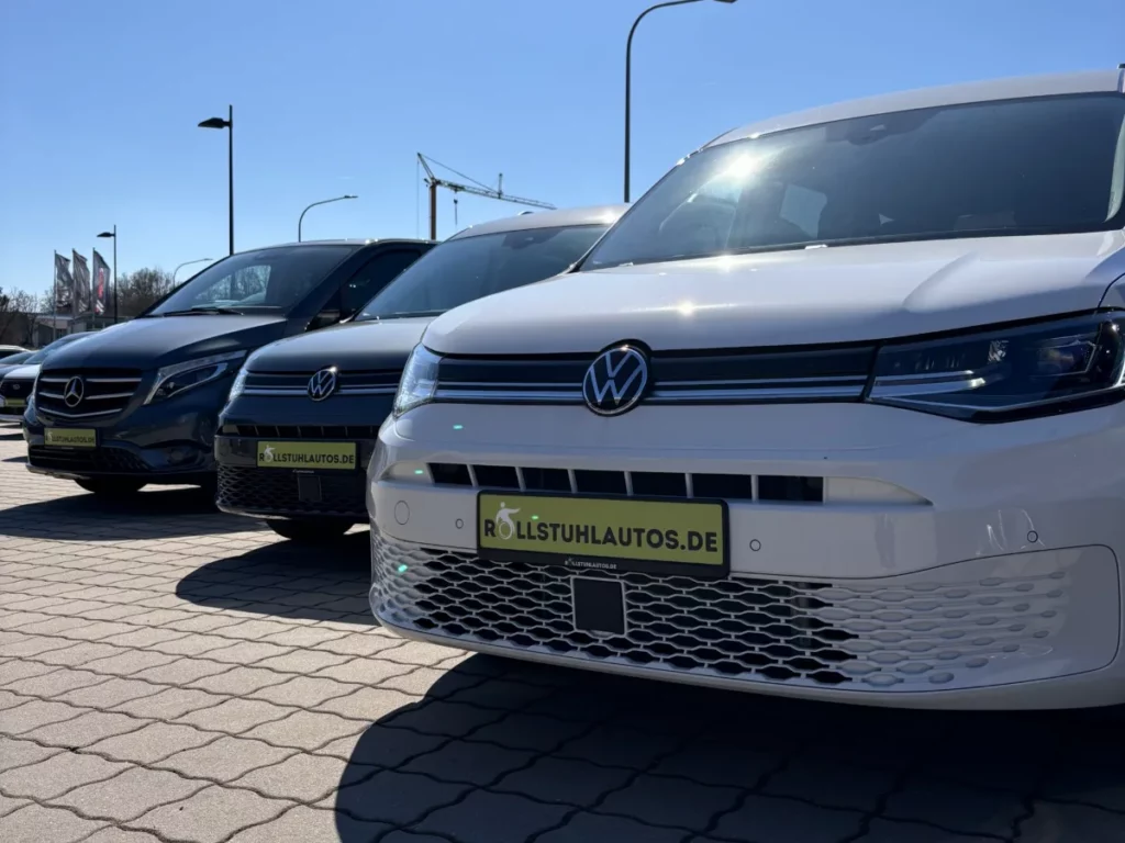 Sofort verfügbare behindertengerechte Autos auf dem Hof von Rollstuhlautos.de